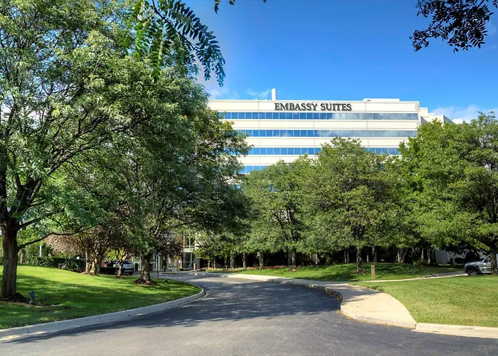 Family Hotel: Embassy Suites By Hilton Detroit Troy Auburn Hills