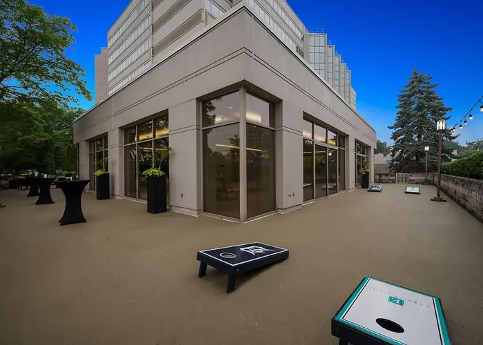 Family Hotel: Embassy Suites By Hilton Detroit Troy Auburn Hills