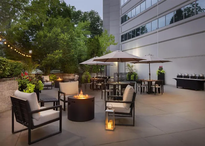 Family Hotel: Embassy Suites By Hilton Detroit Troy Auburn Hills